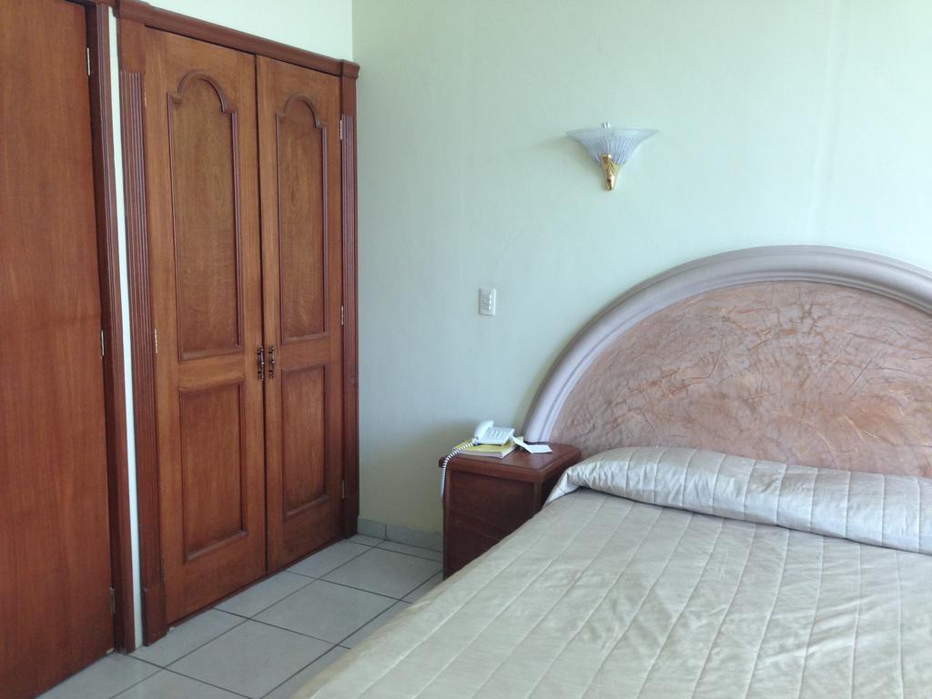 Hotel Plaza Sahuayo Екстериор снимка