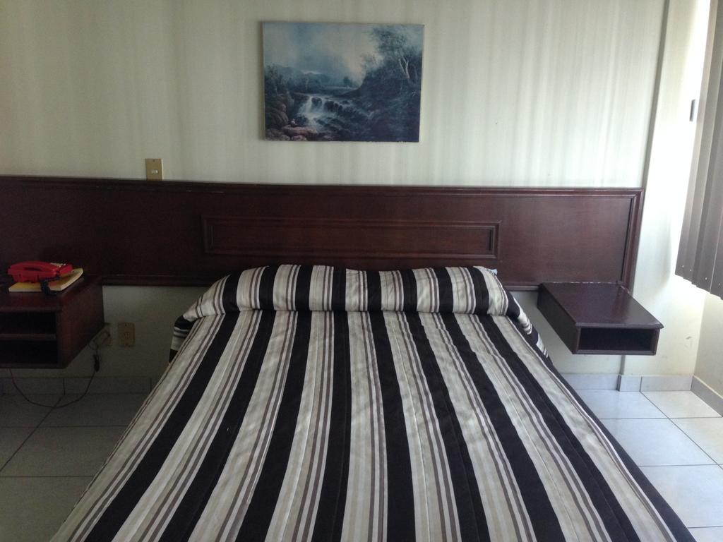 Hotel Plaza Sahuayo Екстериор снимка