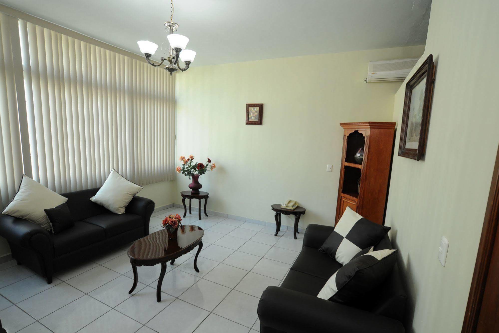 Hotel Plaza Sahuayo Екстериор снимка