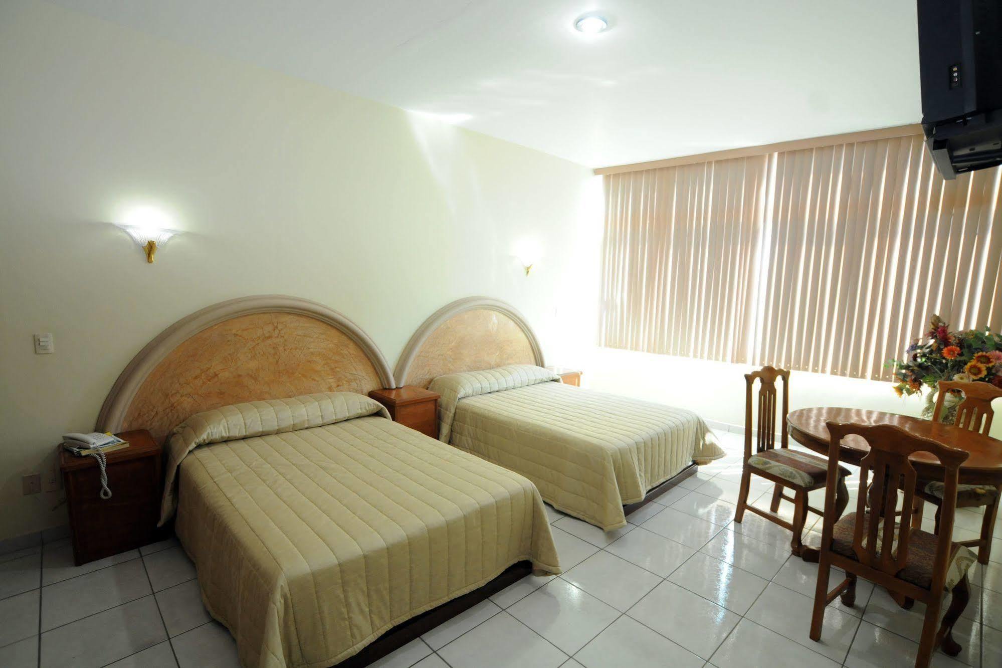 Hotel Plaza Sahuayo Екстериор снимка
